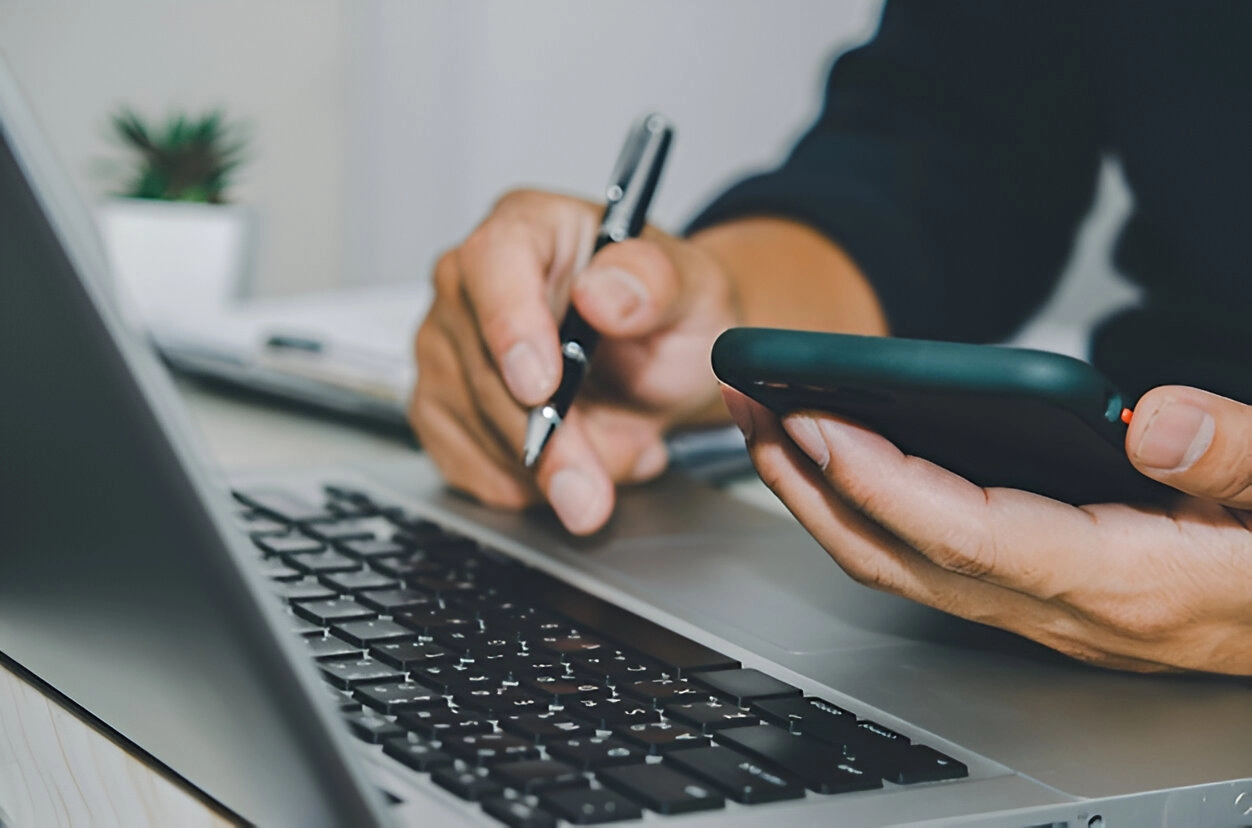 someone contact with laptop